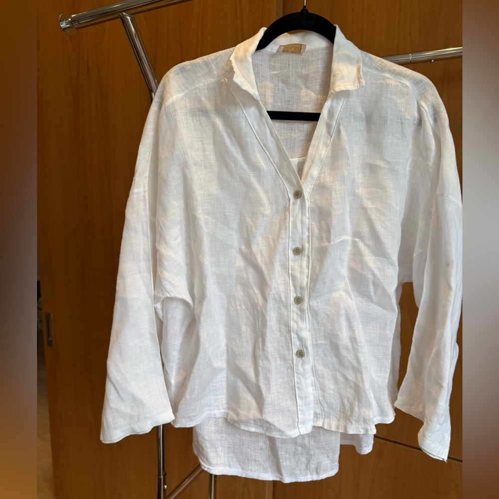 NWOT 100% Linen White Button-Up Tunic Shirt - Sized Medium